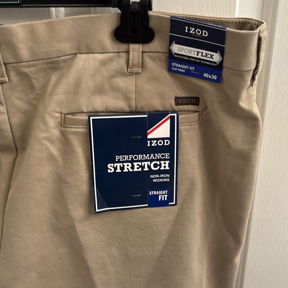 Men’s Izod sport flex khaki pants. 40x30 NWT